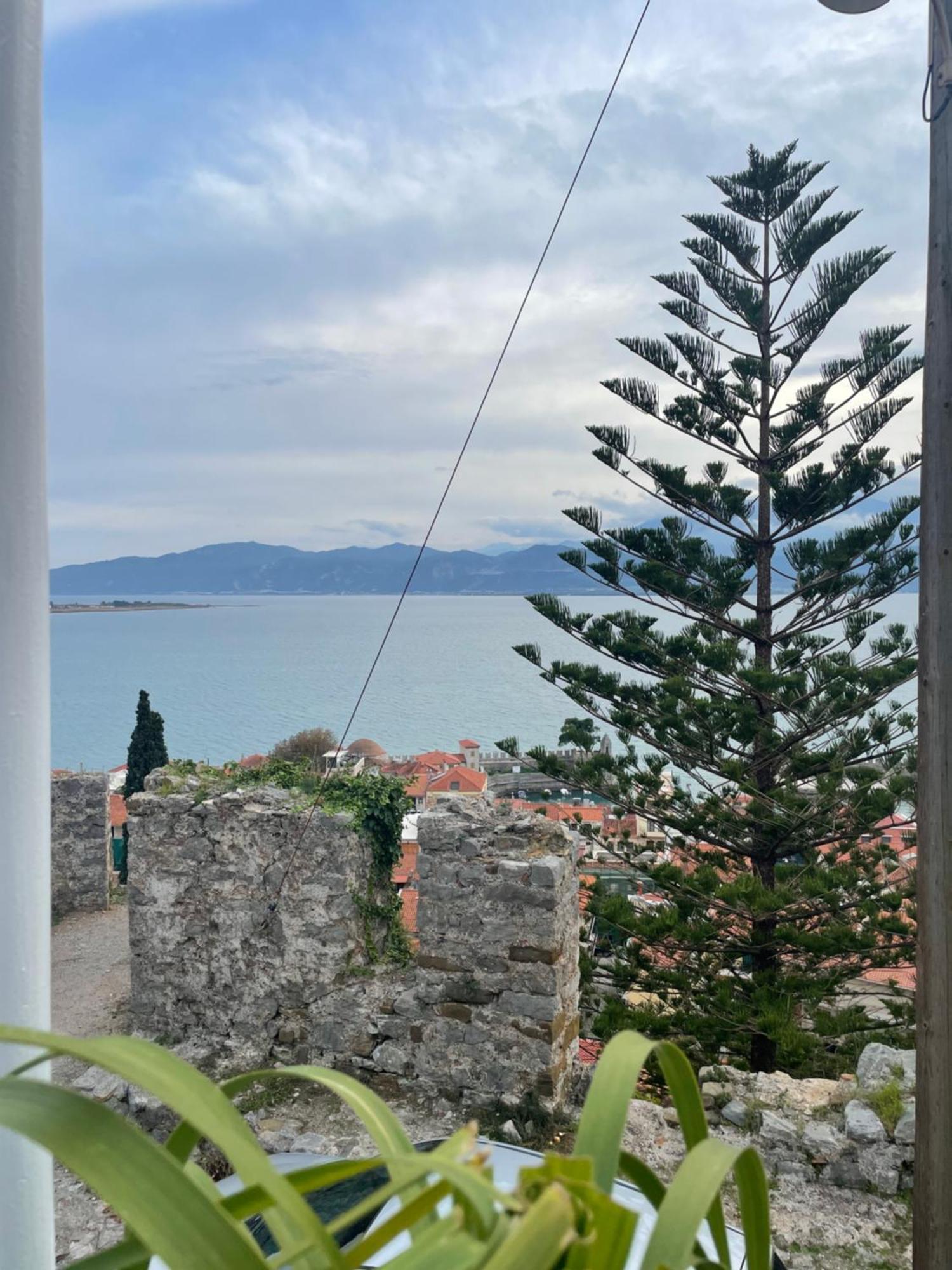 Sideroporta Castle Nafpaktos Pensionat Eksteriør billede