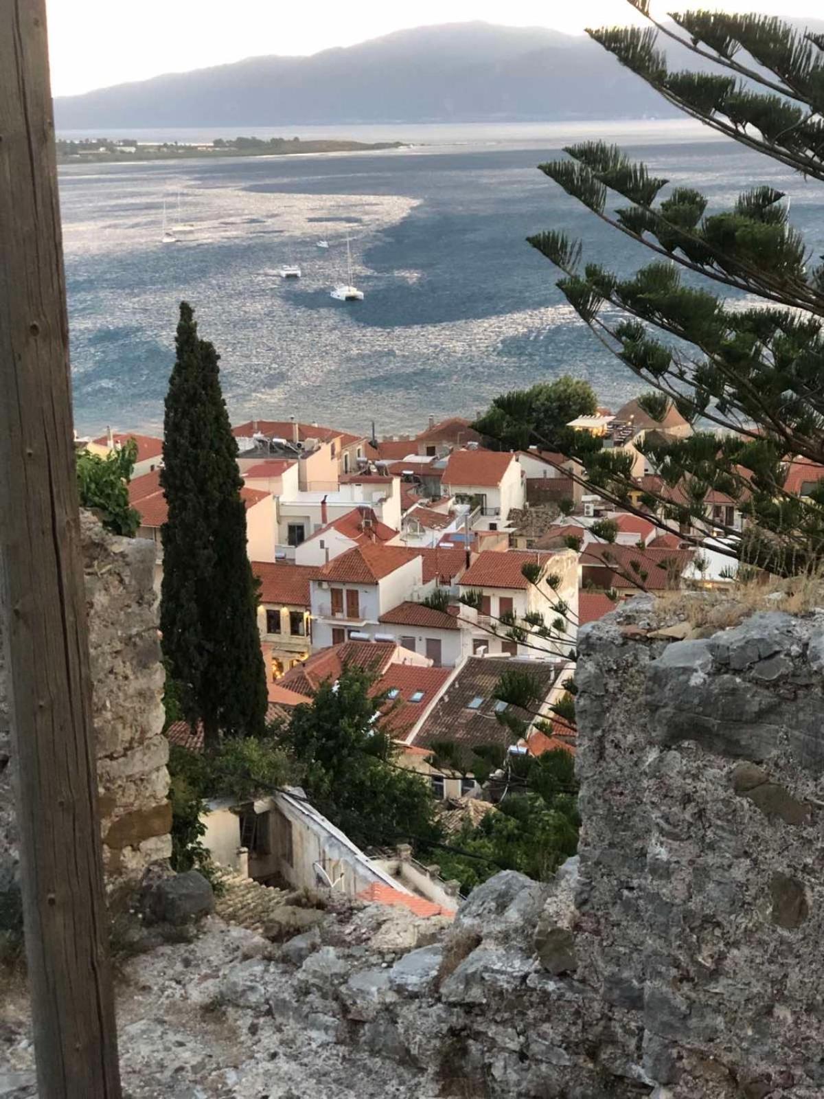 Sideroporta Castle Nafpaktos Pensionat Eksteriør billede