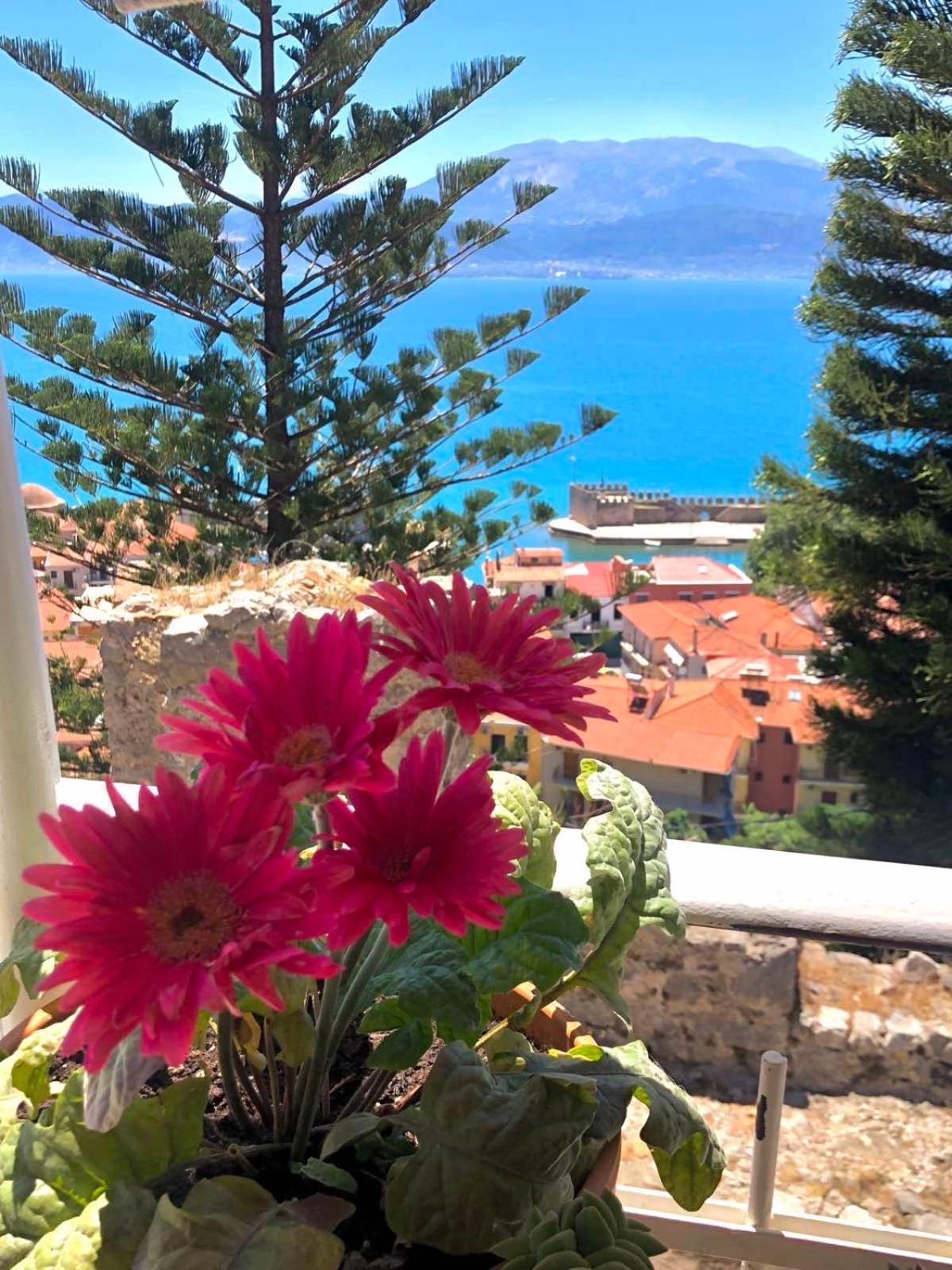 Sideroporta Castle Nafpaktos Pensionat Eksteriør billede